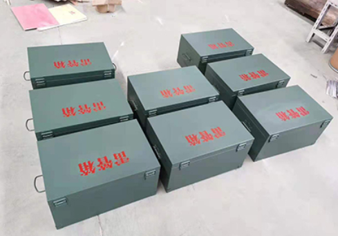 青山炸药箱和雷管箱一般是怎么存放的？